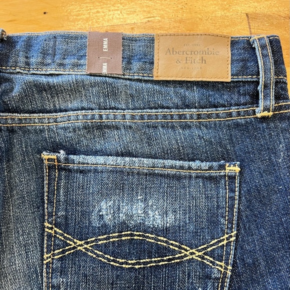 NWT Abercrombie & Fitch Women’s Jeans - Size 6L - Picture 3 of 8